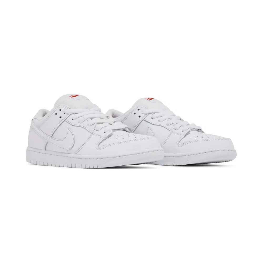 Tênis Nike SB Dunk Low Pro Triple White