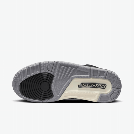 Tênis Air Jordan 3 Off-Noir