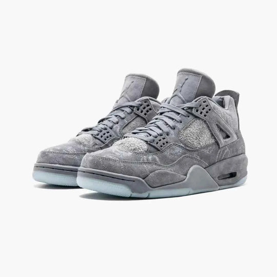 Tênis Air Jordan 4 x KAWS Cool Grey
