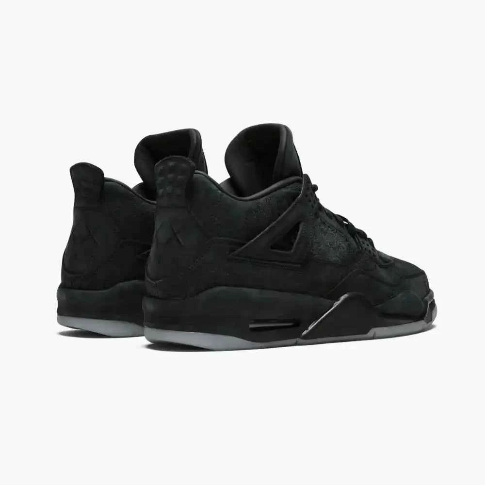 Tênis Air Jordan 4 x KAWS Black