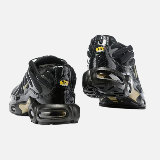 Tênis Nike Air Max Plus Black Metallic Gold