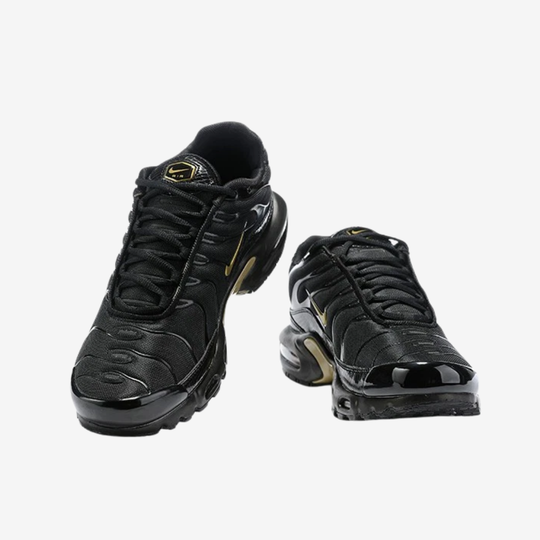 Tênis Nike Air Max Plus Black Metallic Gold