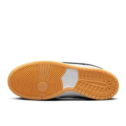 Tênis Nike SB Dunk Low Pro White Gum