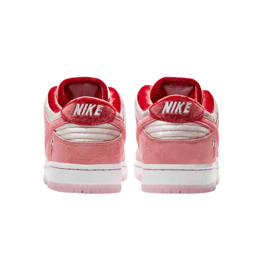 Tênis Nike SB Dunk Low Strangelove