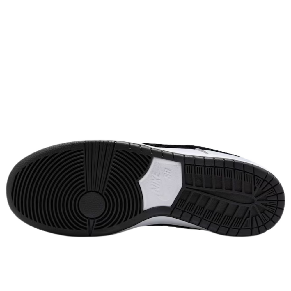 Tênis Nike Dunk SB Low Pro White and Black