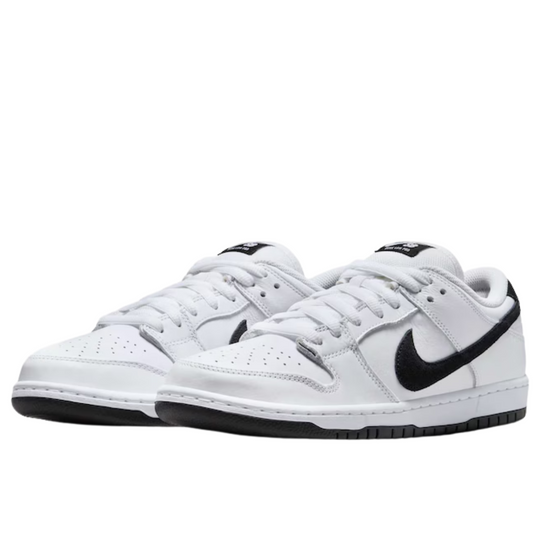 Tênis Nike Dunk SB Low Pro White and Black