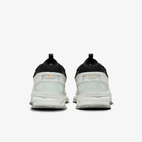 Nike Zoom Vomero 5 Roam Black Light Silver