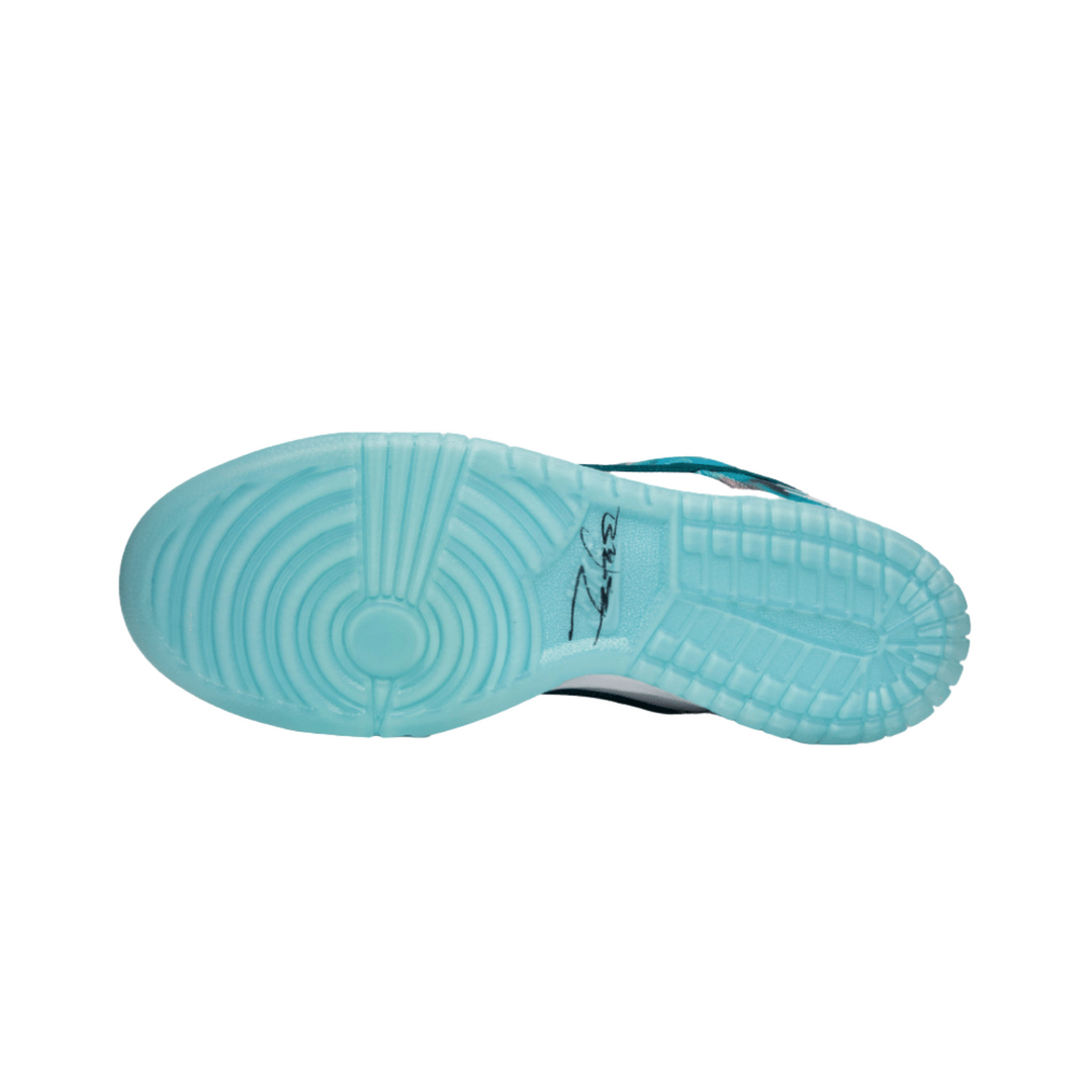 Tênis Nike SB Dunk Low x Futura Laboratories White and Geode Teal