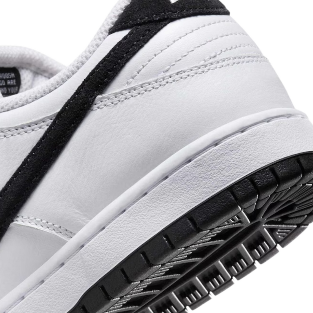 Tênis Nike Dunk SB Low Pro White and Black